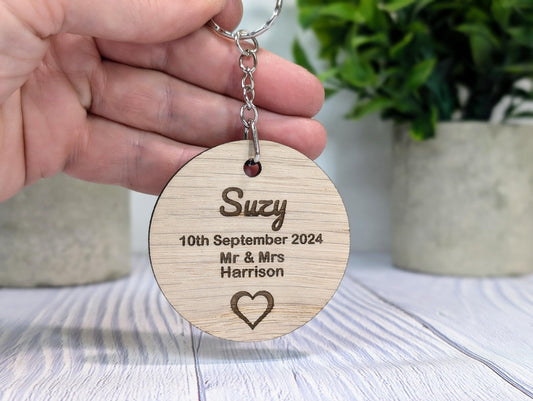 Personalised Oak Wood Wedding Keyring: Eco-Friendly Place Setting Favor