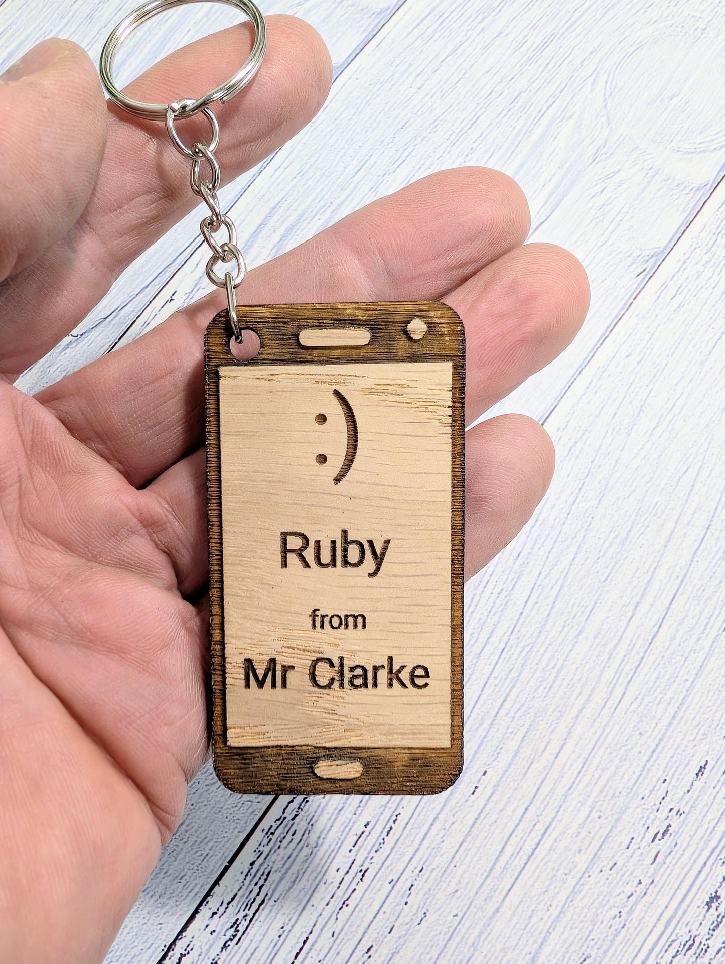 Personalised Student Keyring – Teacher Gift for Class, Smiley Design, Mobile Phone Shape, End of Term Keepsake