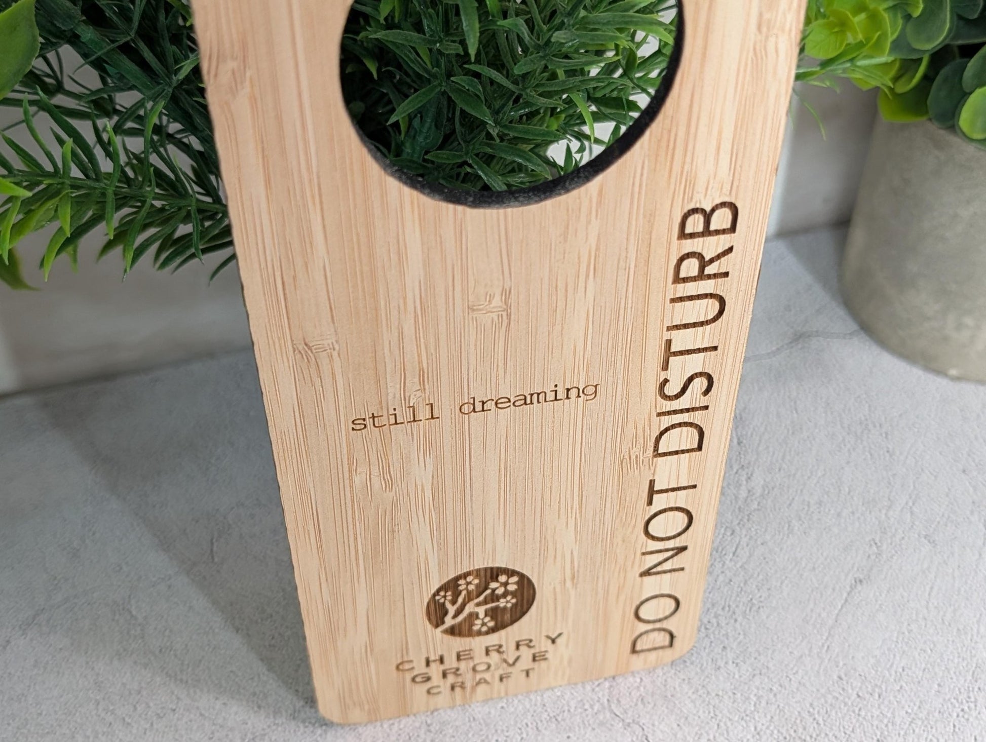 5mm FSC-certified bamboo vertical text door hanger for boutique guesthouses and B&Bs