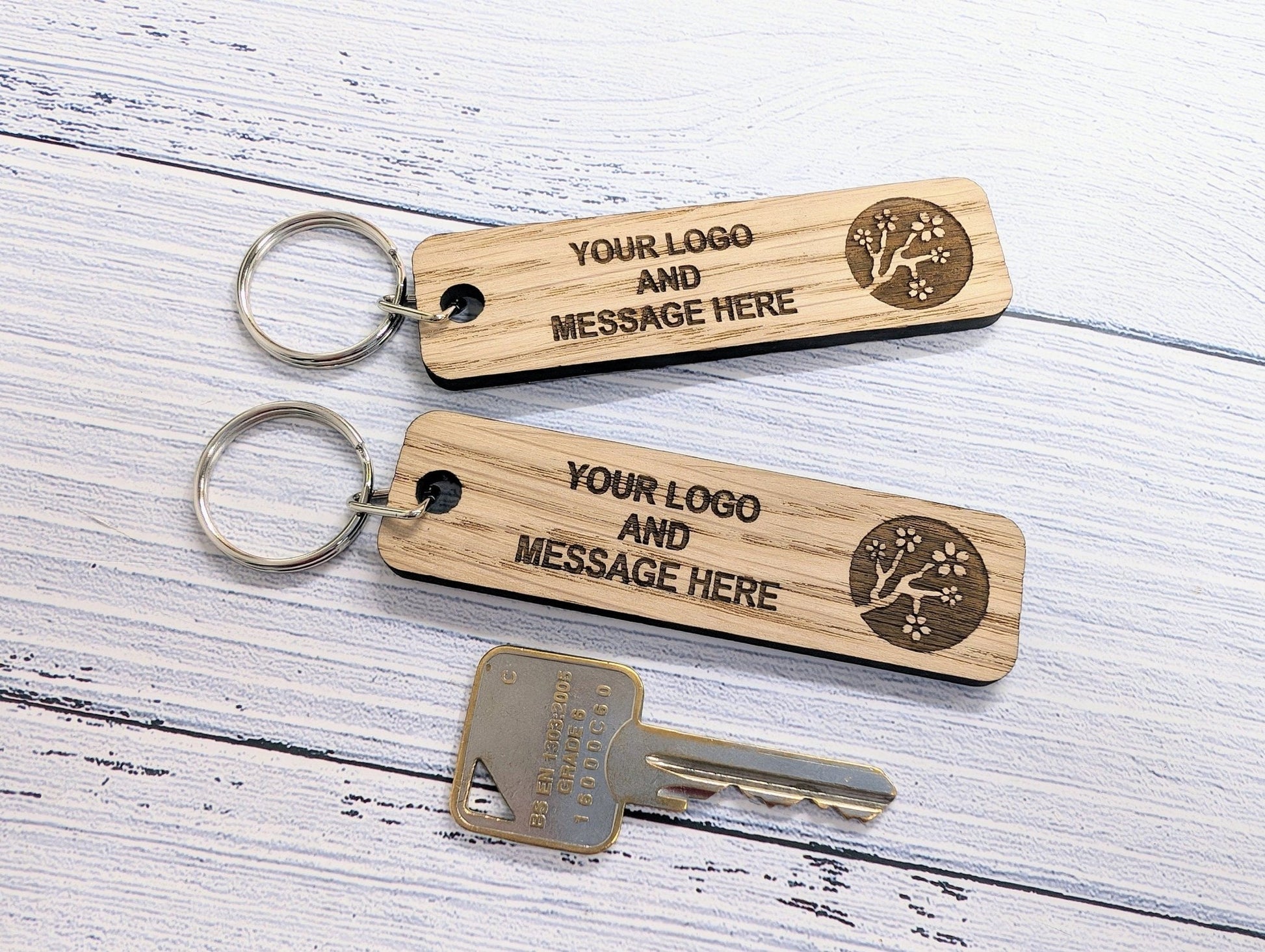 Double-sided oak keyring size reference — 90x25mm, metal split ring