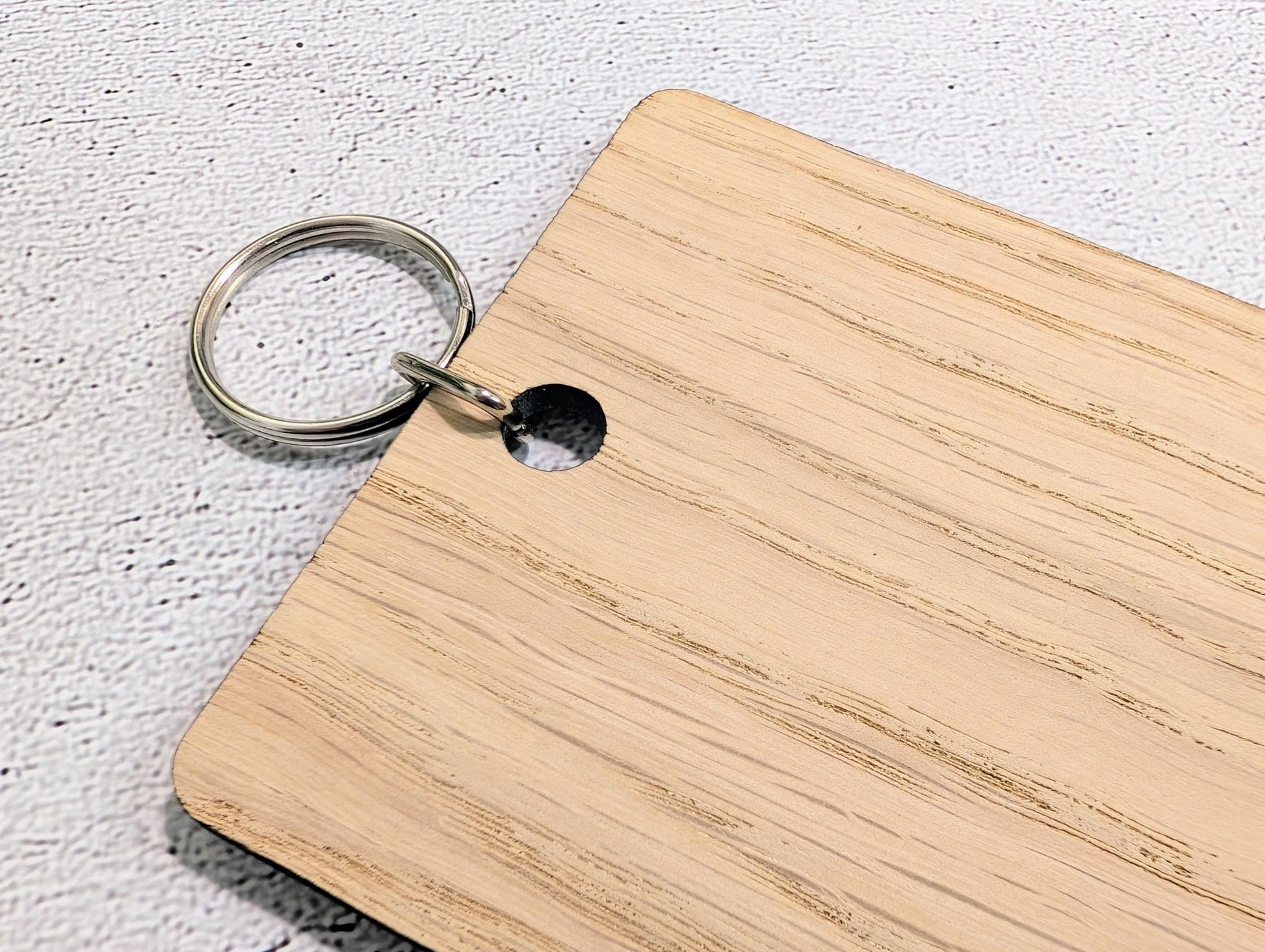 Don’t Forget Me Keyring – Extra Large 200×80mm Oak Veneer Wooden Key Tag, Engraved Reminder Key Fob for Hotels, Offices & Homes, Handmade - CherryGroveCraft