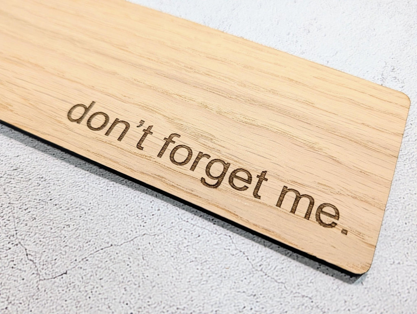 Don’t Forget Me Keyring – Extra Large 200×80mm Oak Veneer Wooden Key Tag, Engraved Reminder Key Fob for Hotels, Offices & Homes, Handmade - CherryGroveCraft