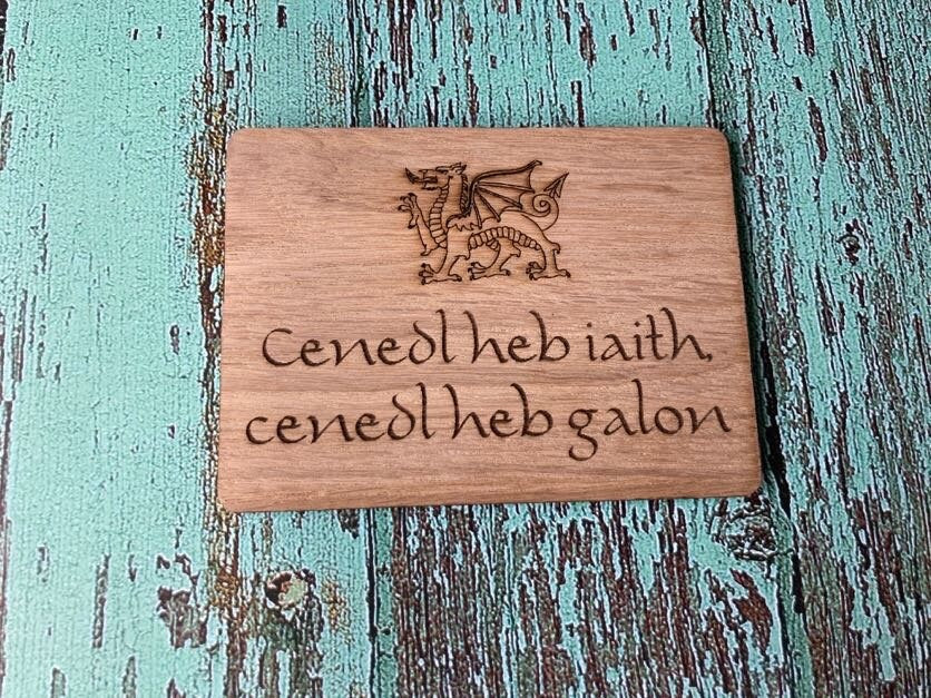 Welsh Fridge Magnet, 'Cenedl Heb Iaith', Cenedl Heb Galon, Wooden Gift From Wales, Welsh Language Gift