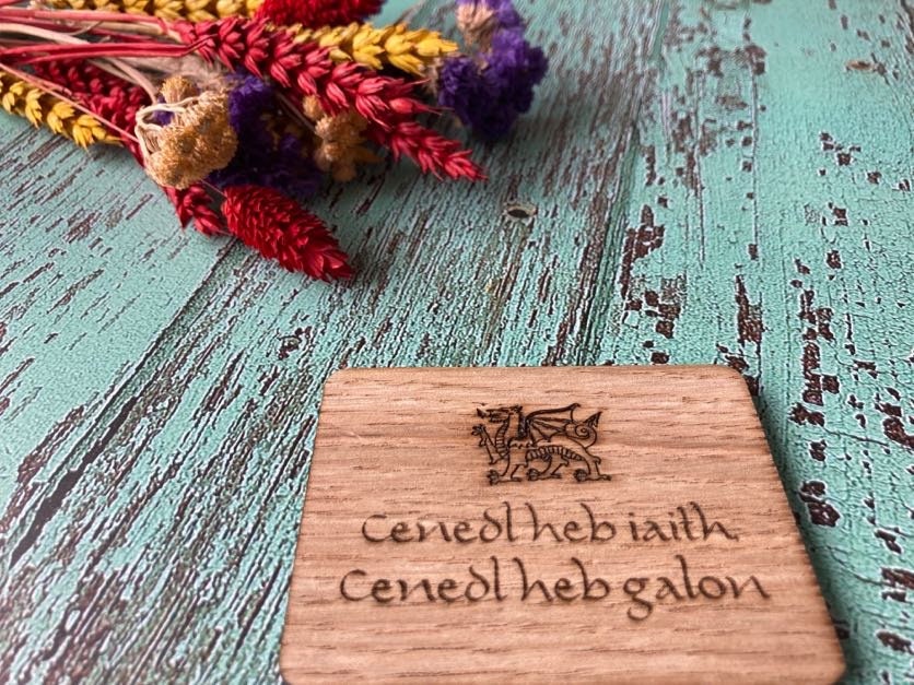 Welsh Fridge Magnet, 'Cenedl Heb Iaith', Cenedl Heb Galon, Wooden Gift From Wales, Welsh Language Gift