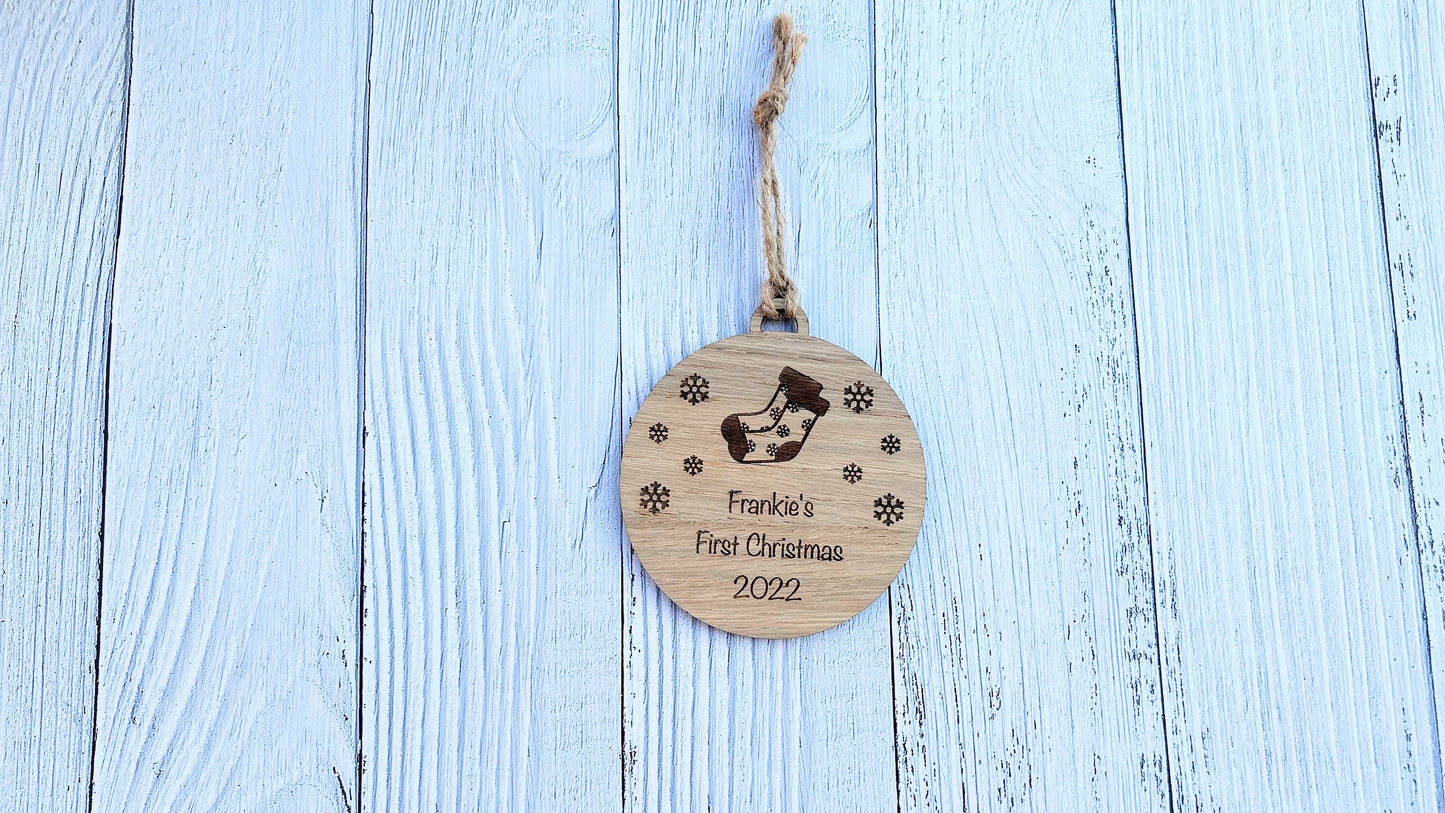 Custom Wooden Christmas Bauble for New Parents, Personalized Baby's First Ornament | Christmas Bauble | Xmas Decoration | New Parent Gift