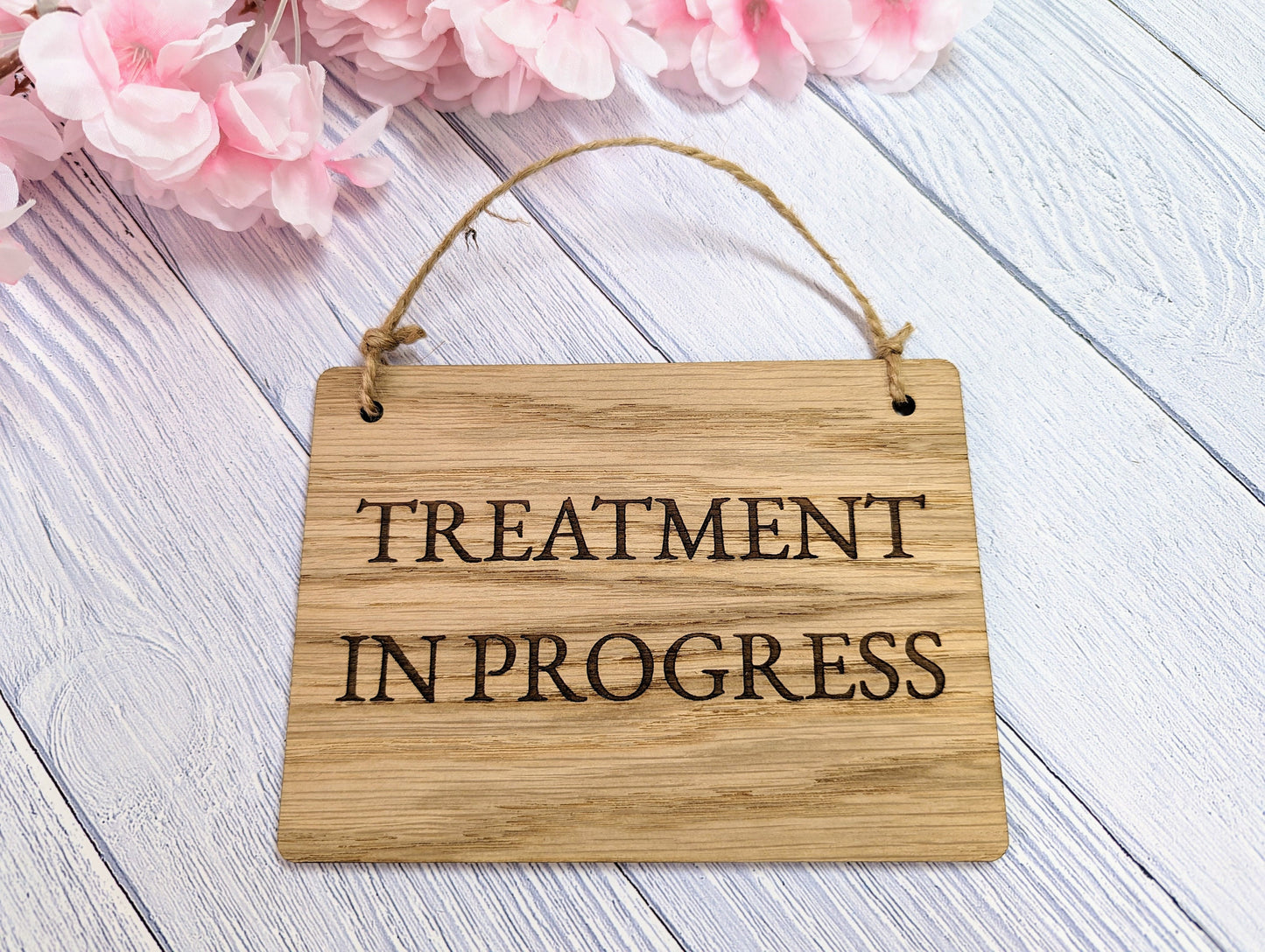 Personalised Wooden Door Sign - 'TREATMENT IN PROGRESS' - Customisable Nameplate for Spa, Salon, Therapy Rooms