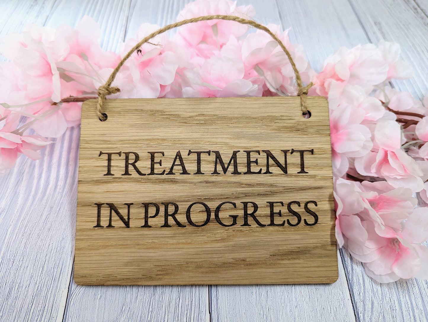 Personalised Wooden Door Sign - 'TREATMENT IN PROGRESS' - Customisable Nameplate for Spa, Salon, Therapy Rooms