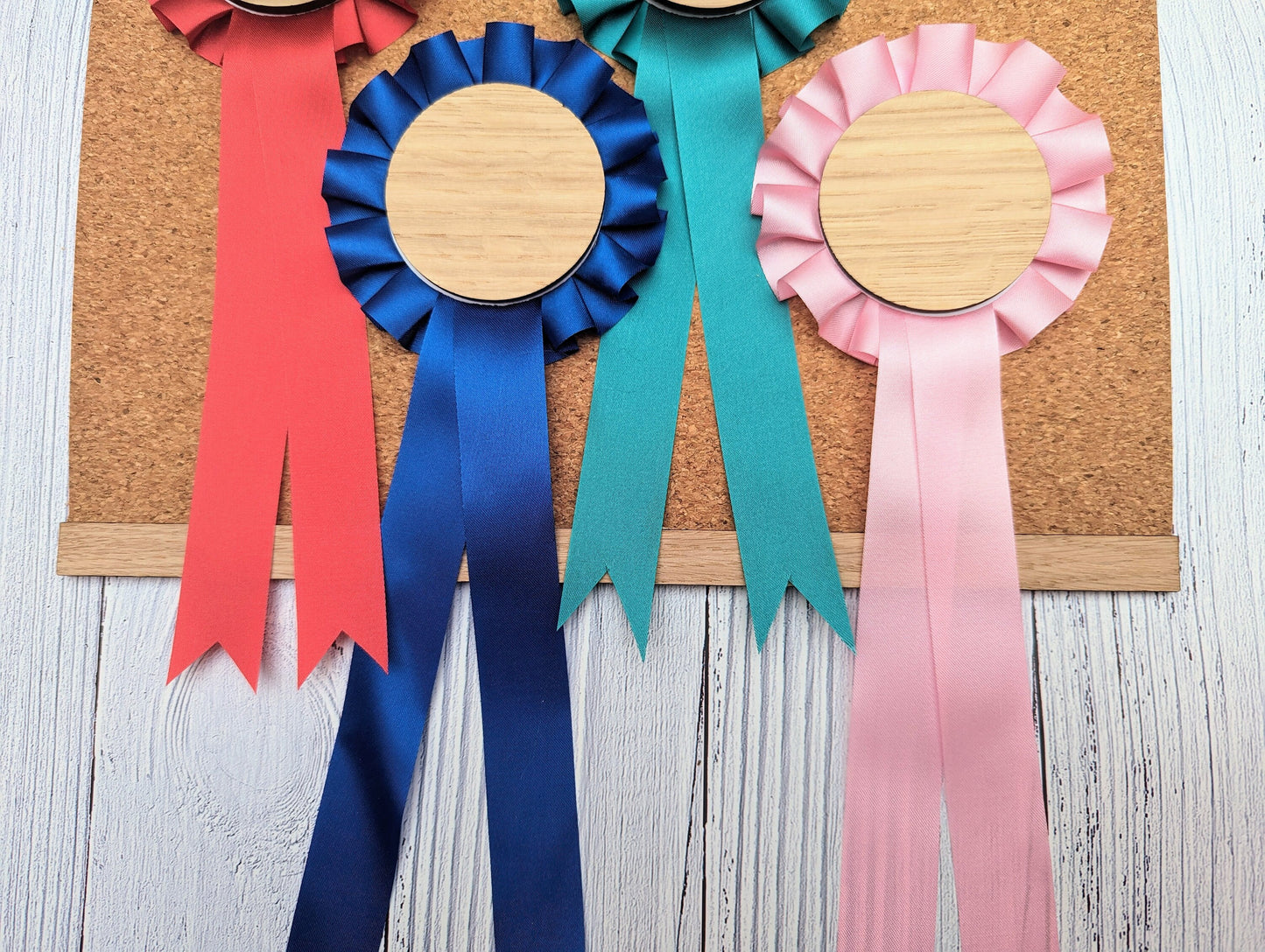 Personalised Golden Retriever Rosette Holder - Custom Dog Show Award Display - Handcrafted Wooden Keepsake for Pet Lovers