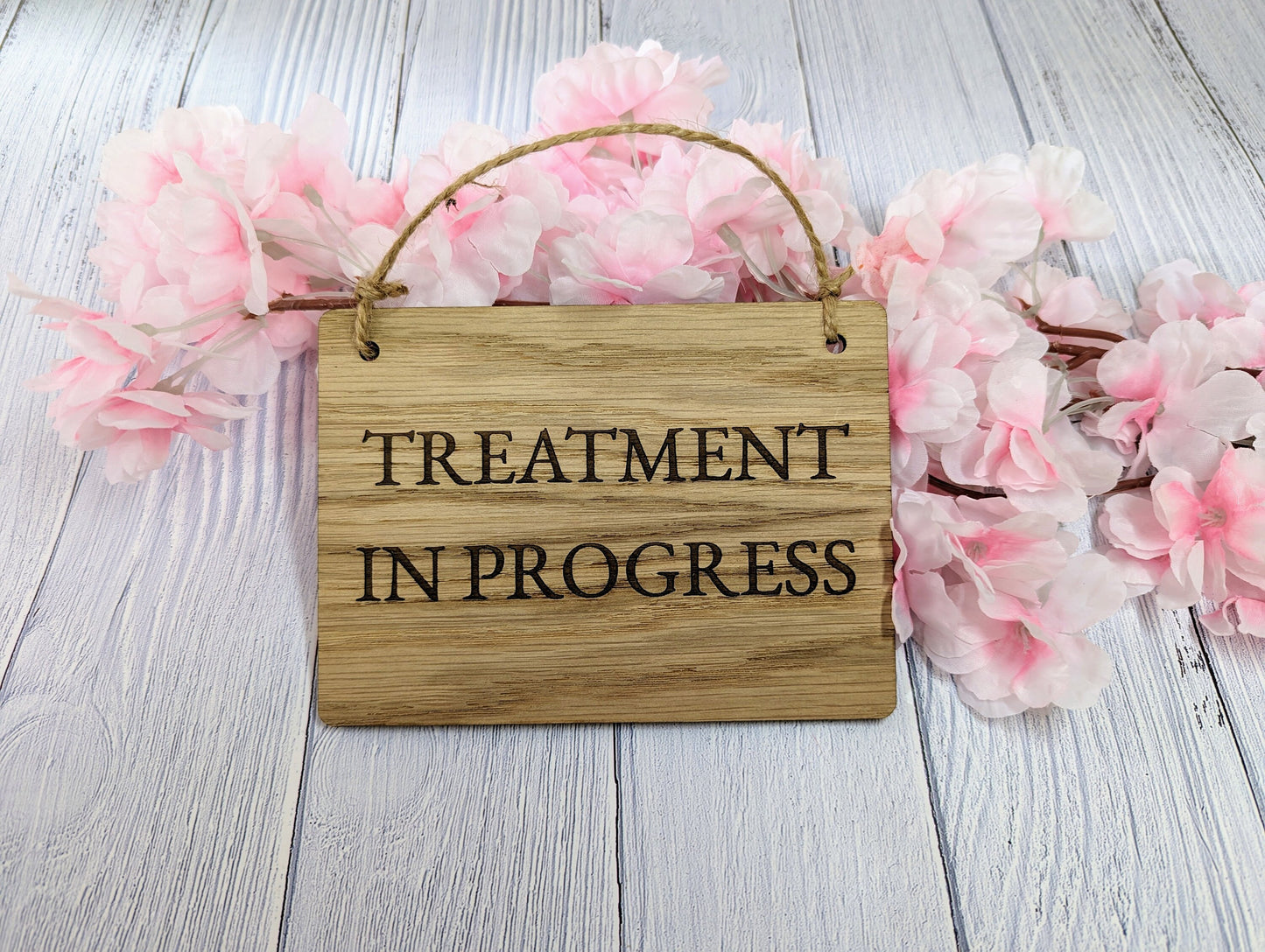 Personalised Wooden Door Sign - 'TREATMENT IN PROGRESS' - Customisable Nameplate for Spa, Salon, Therapy Rooms