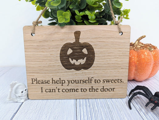 Personalised Halloween Wooden Sign with Pumpkin Design - 'Please Help Yourself to Sweets' - Ideal for Trick or Treaters