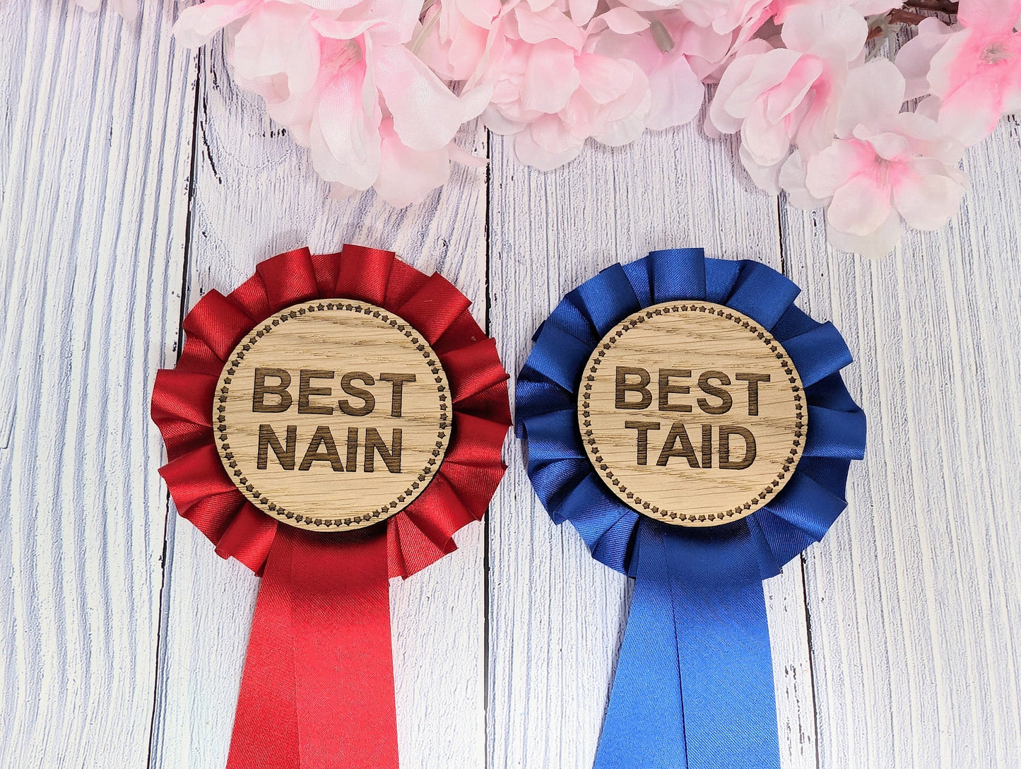 Best Taid & Nain Wooden Rosettes - Handcrafted Welsh Grandparent Gifts | Eco-Friendly Oak Veneer MDF, Customisable Keepsakes