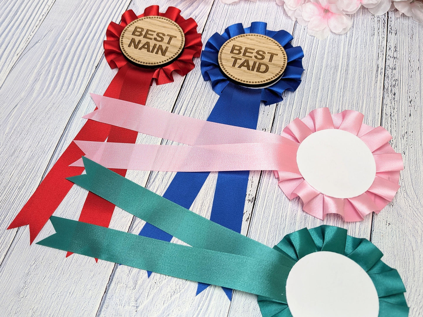 Best Taid & Nain Wooden Rosettes - Handcrafted Welsh Grandparent Gifts | Eco-Friendly Oak Veneer MDF, Customisable Keepsakes