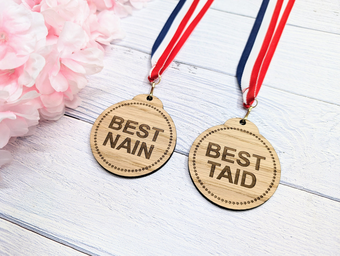 Best Nain & Best Taid Medals - Oak Veneer Welsh Grandparent Awards, Heartfelt Gift - Handmade in Wales