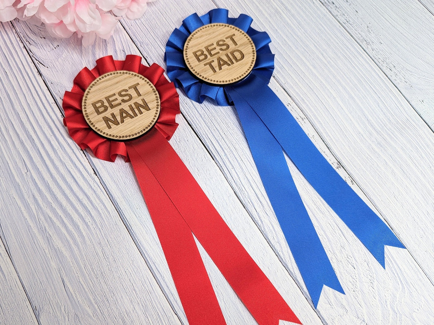 Best Taid & Nain Wooden Rosettes - Handcrafted Welsh Grandparent Gifts | Eco-Friendly Oak Veneer MDF, Customisable Keepsakes