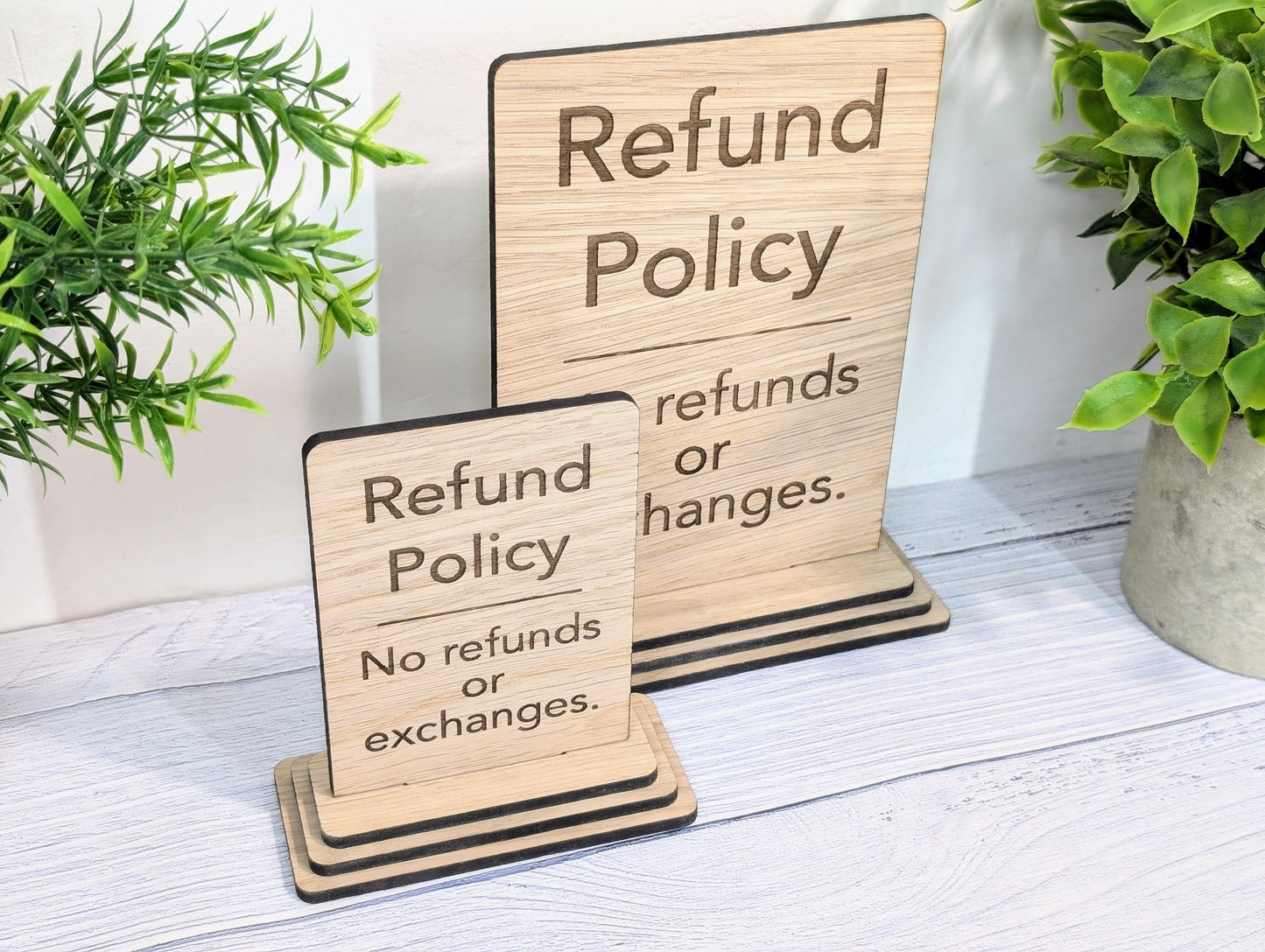 Wooden Freestanding Table Sign 'Refund Policy' - Perfect for Shops, Cafés, Markets – Available in Two Sizes - Removable Base, Shop Signage