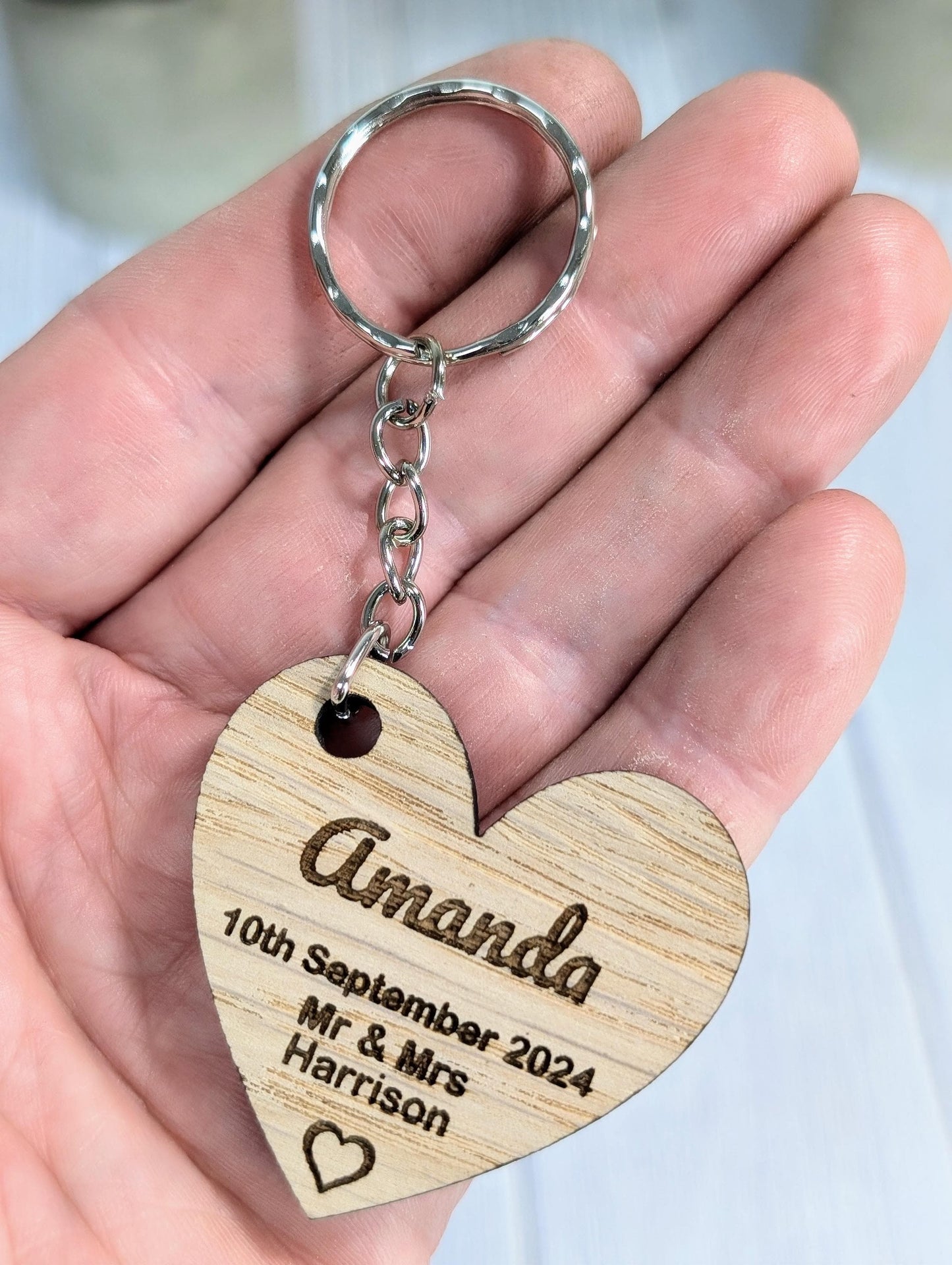 Wooden Wedding Favour Key Ring, Heart Shaped | Personalised Place Setting | Custom Guest Name, Key Chain | Eco-Friendly Oak Veneer Keepsakes