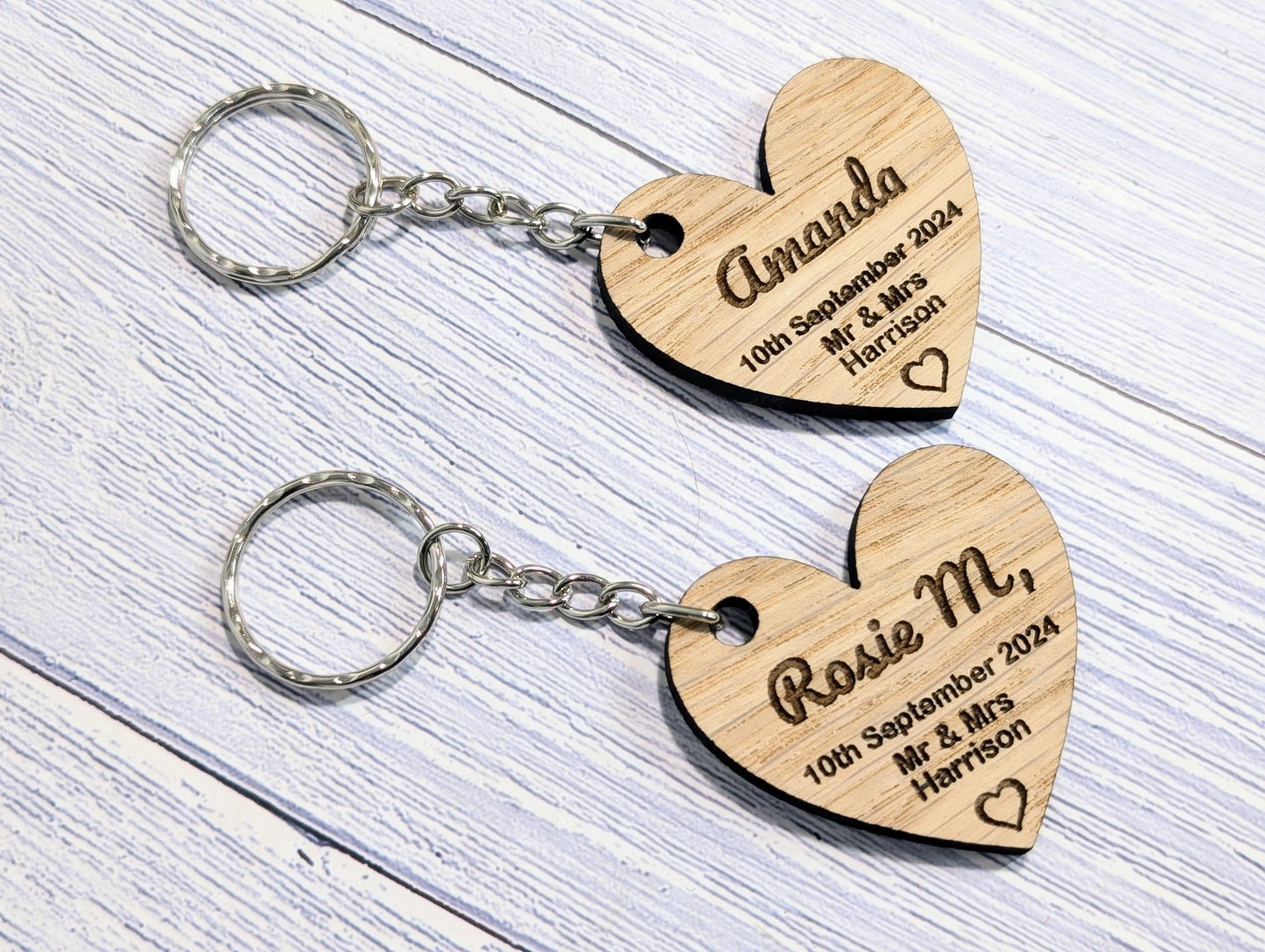 Wooden Wedding Favour Key Ring, Heart Shaped | Personalised Place Setting | Custom Guest Name, Key Chain | Eco-Friendly Oak Veneer Keepsakes