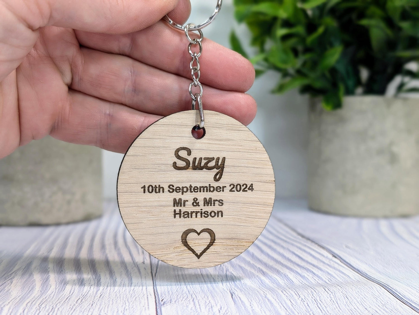 Wooden Wedding Favour Keyring | Custom Place Setting | Personalised Guest Name, Key Ring, Key Chain | Eco-Friendly Wood Keepsakes