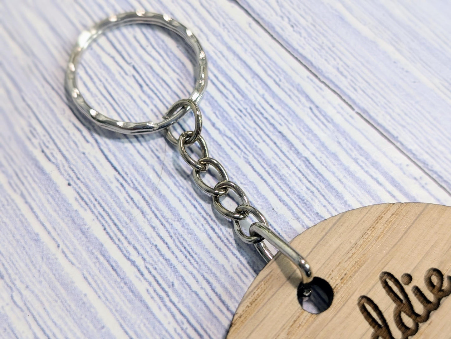 Wooden Wedding Favour Keyring | Custom Place Setting | Personalised Guest Name, Key Ring, Key Chain | Eco-Friendly Wood Keepsakes