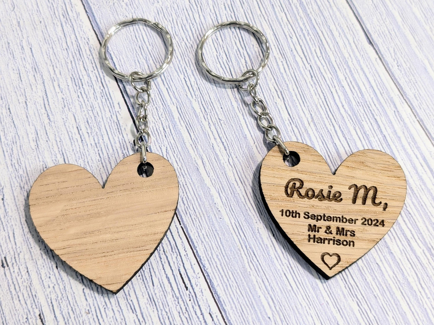 Wooden Wedding Favour Key Ring, Heart Shaped | Personalised Place Setting | Custom Guest Name, Key Chain | Eco-Friendly Oak Veneer Keepsakes