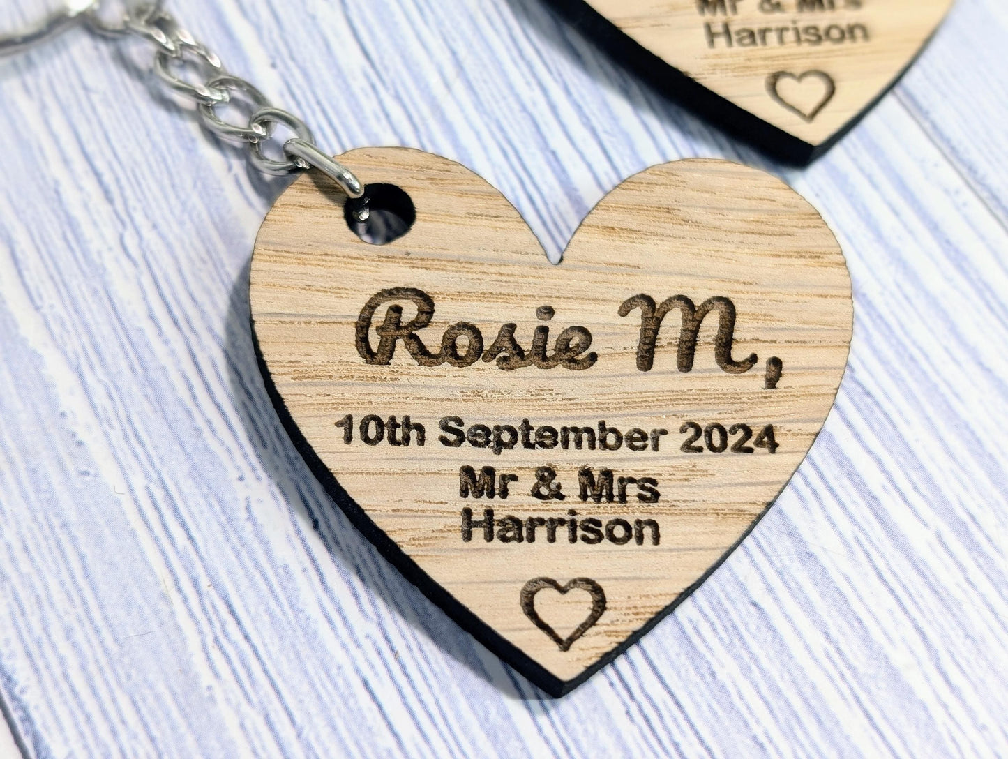 Wooden Wedding Favour Key Ring, Heart Shaped | Personalised Place Setting | Custom Guest Name, Key Chain | Eco-Friendly Oak Veneer Keepsakes