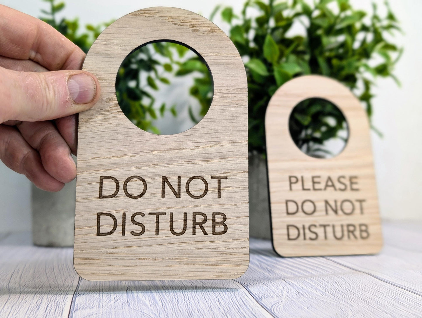 Wooden Door Hanger – Choose "Do Not Disturb" or "Please Do Not Disturb", 89x144mm, Eco-Friendly Sign for Office, Meditation, or Study Room