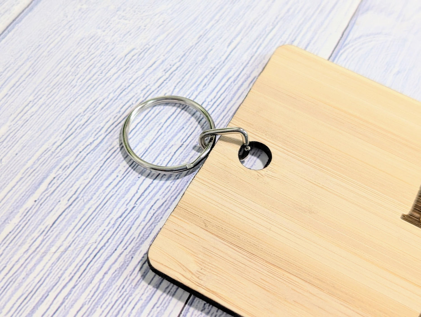 Don't Lose This Key - Extra-Large 200x80mm Bamboo Keyring - Ideal for Important Keys or Habitual Key Losers, Eco-Friendly