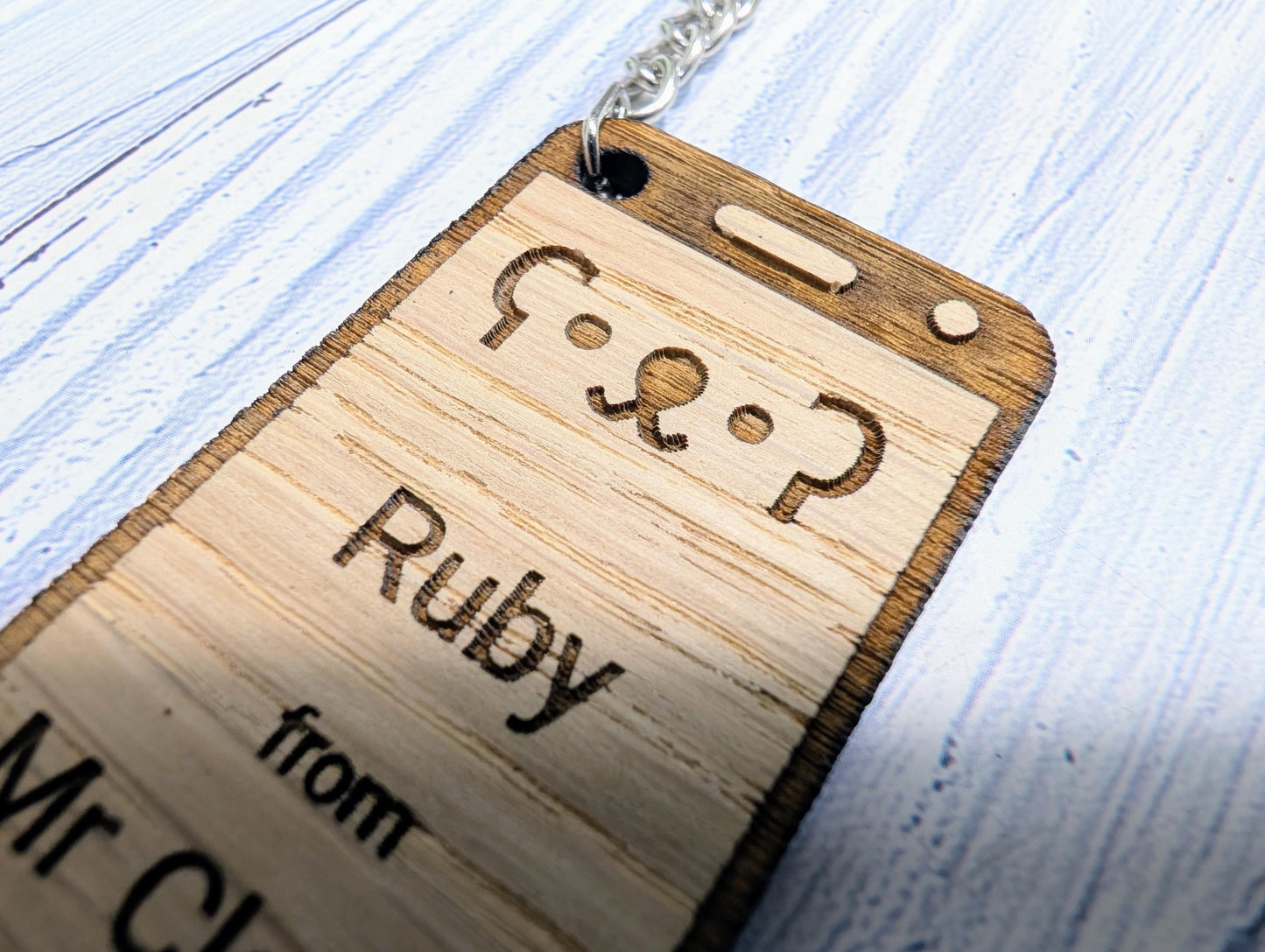 Personalised Student Keyring – Teacher Gift for Class, Cute Teddy Bear Design, Mobile Phone Shape, End of Term Keepsake