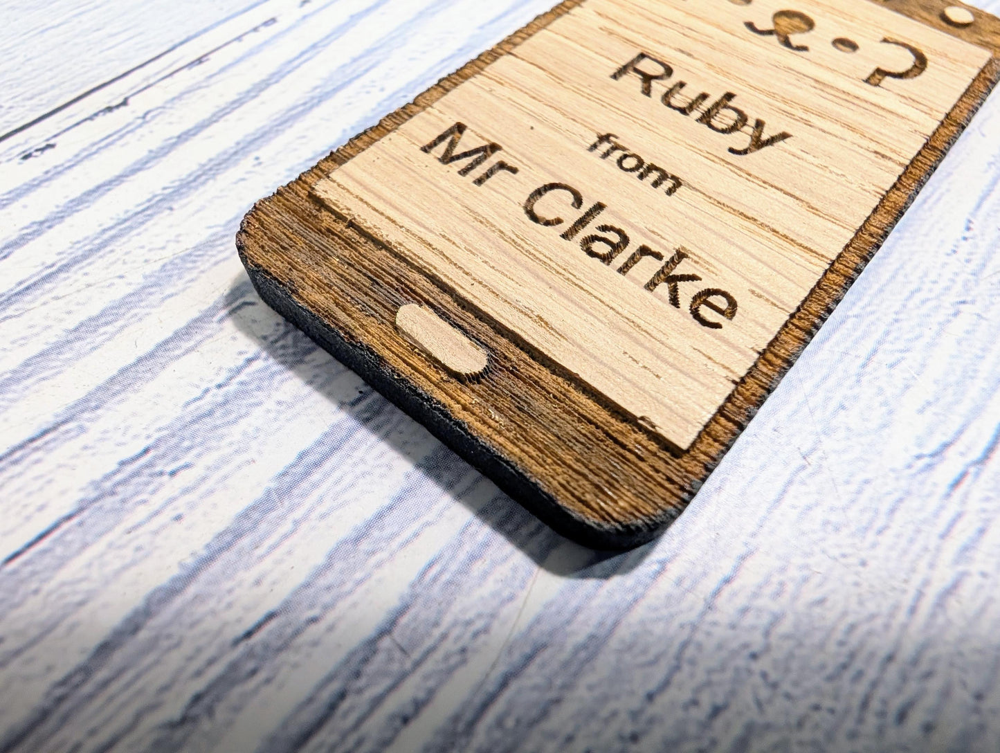 Personalised Student Keyring – Teacher Gift for Class, Cute Teddy Bear Design, Mobile Phone Shape, End of Term Keepsake