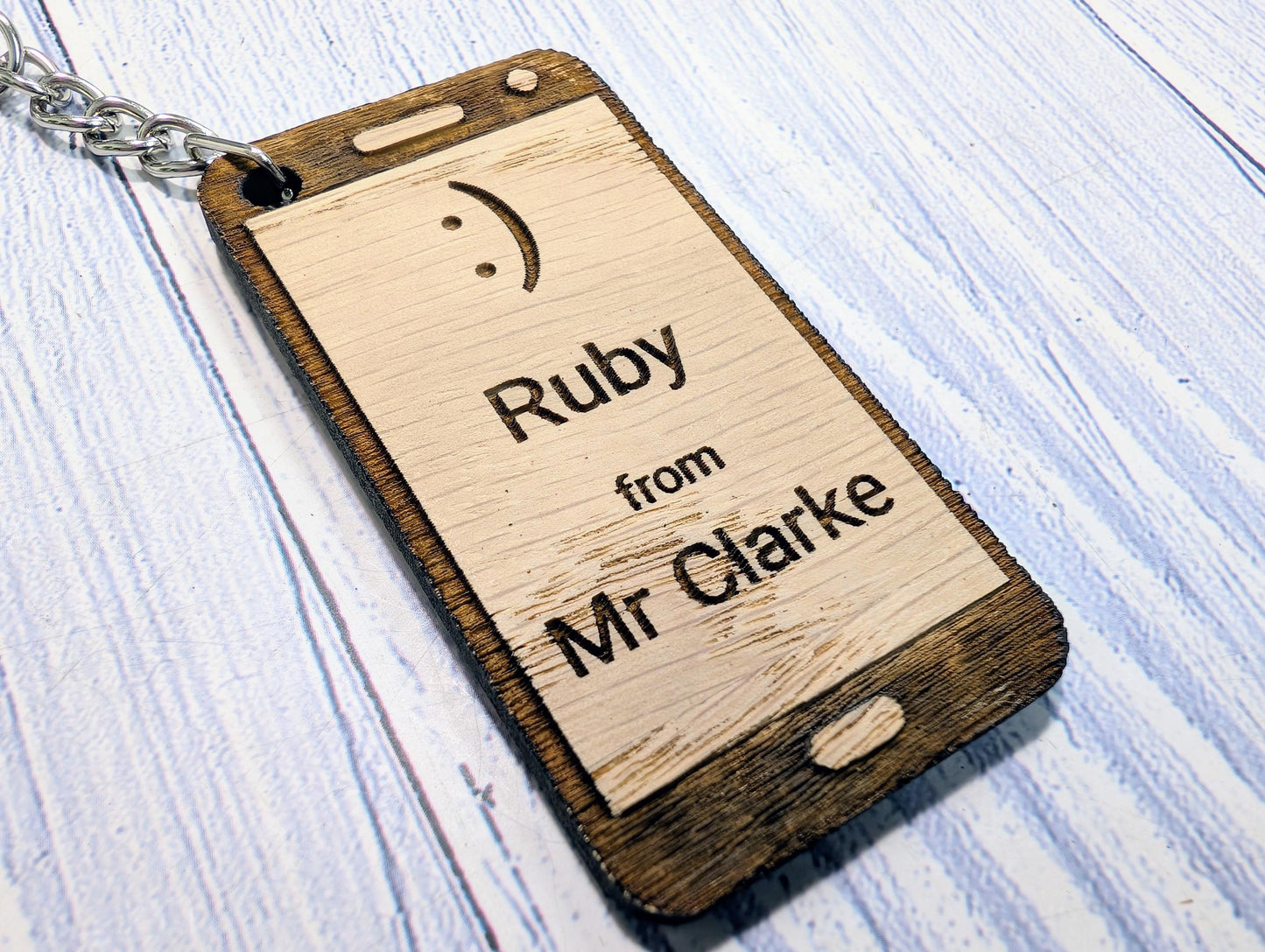 Personalised Student Keyring – Teacher Gift for Class, Smiley Design, Mobile Phone Shape, End of Term Keepsake