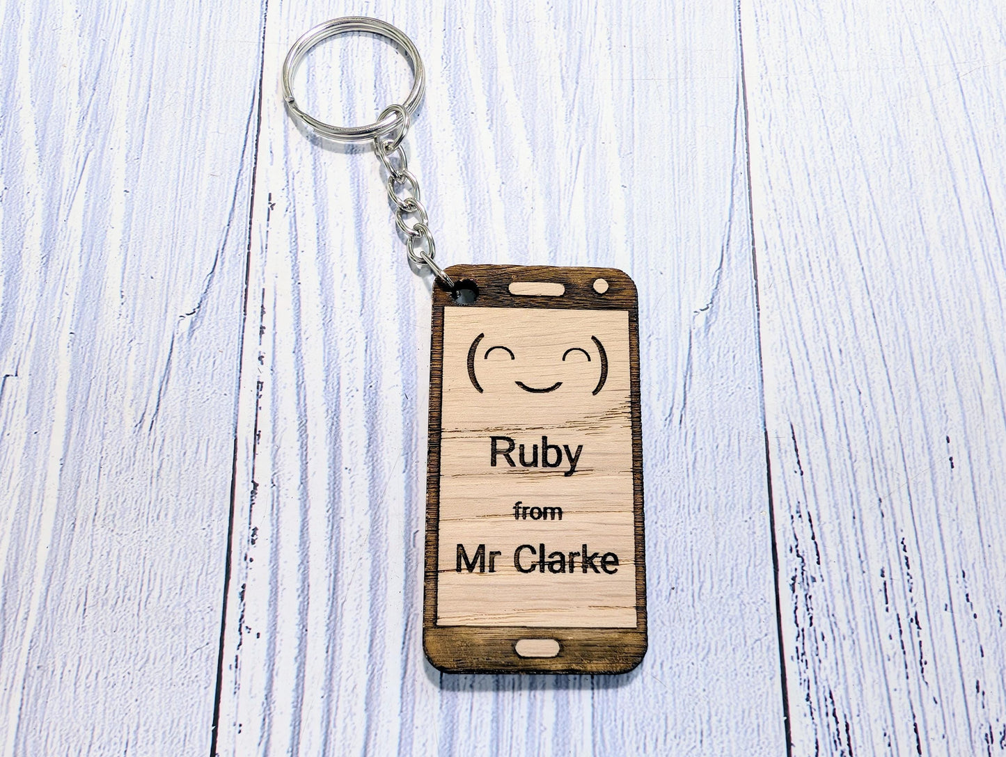 Personalised Student Keyring – Teacher Gift for Class, Cute Smiley Face Design, Mobile Phone Shape, End of Term Keepsake