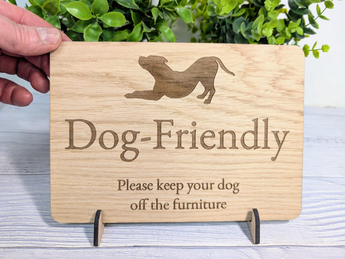 Dog Friendly Sign – Please Keep Dogs Off Furniture, Wooden Pet Rules Plaque for Home, Café, Holiday Let, Rental Cottage or B&B