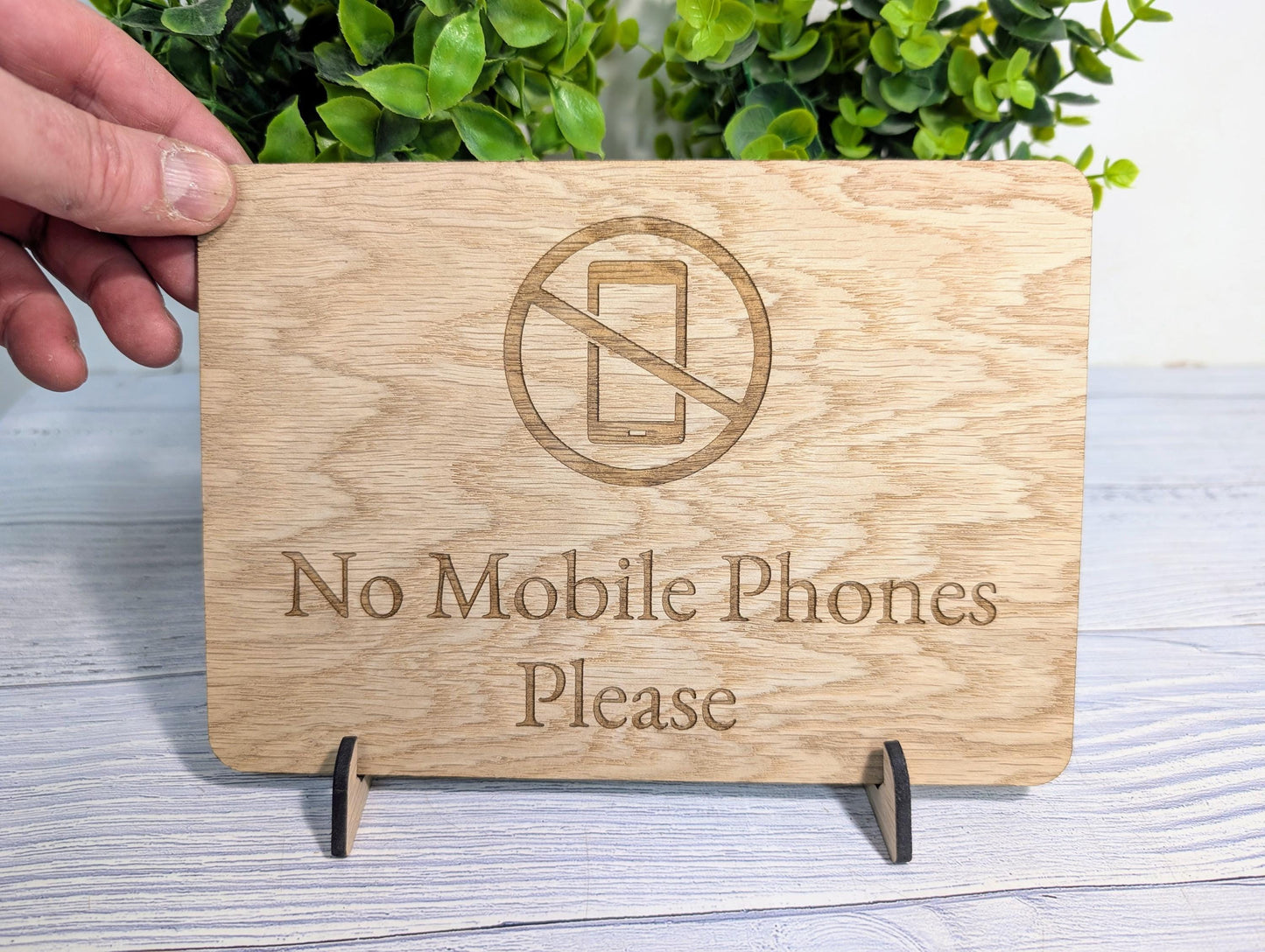 No Mobile Phones Sign – Wooden Oak Veneer Plaque – Freestanding No Phones Sign for Shops & Cafés – Optional Counter Stand