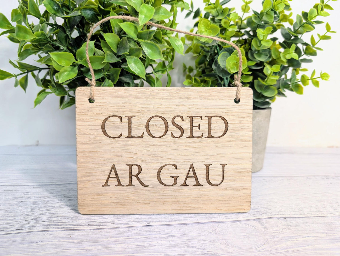 Welsh Bilingual Open Closed Sign – Ar Agor / Ar Gau – Solid Oak Double-Sided Door Sign – Handmade Wooden Shop Plaque from Wales
