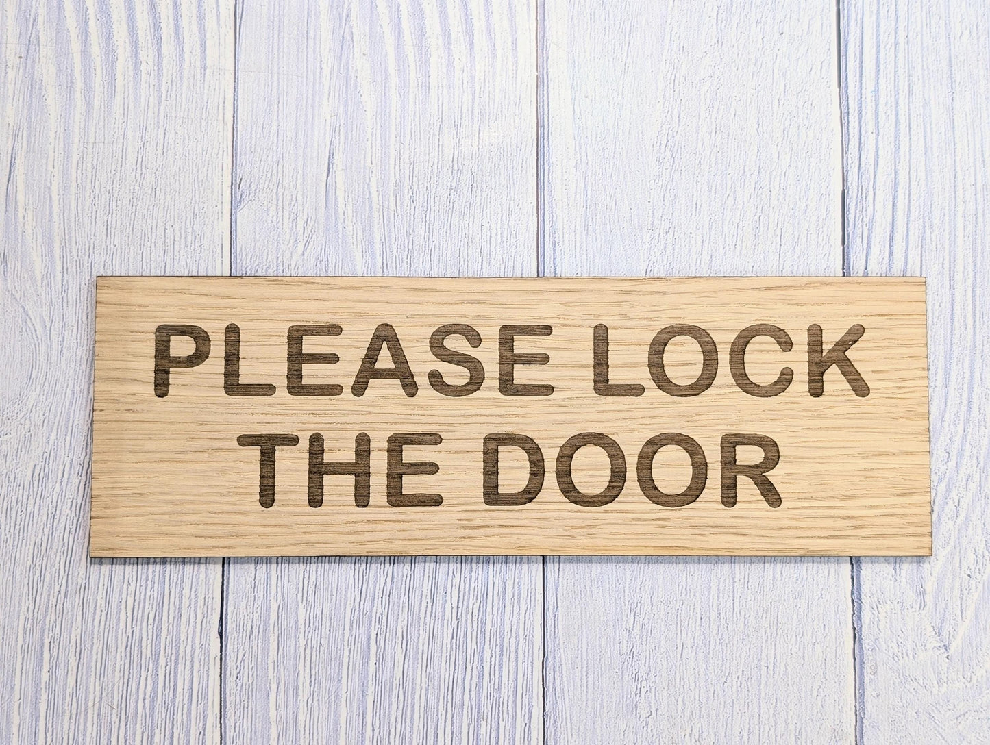 Personalised Oak Door Sign – Please Lock The Door or Custom Text | Wooden Plaque for Bathroom, Office or Shed | 4 Sizes – Eco Gift