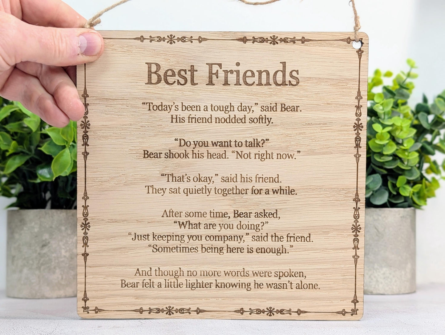 Best Friends Wooden Quote Plaque – Comforting Friendship Sign, Handmade Oak Veneer Gift, Rustic Eco-Friendly