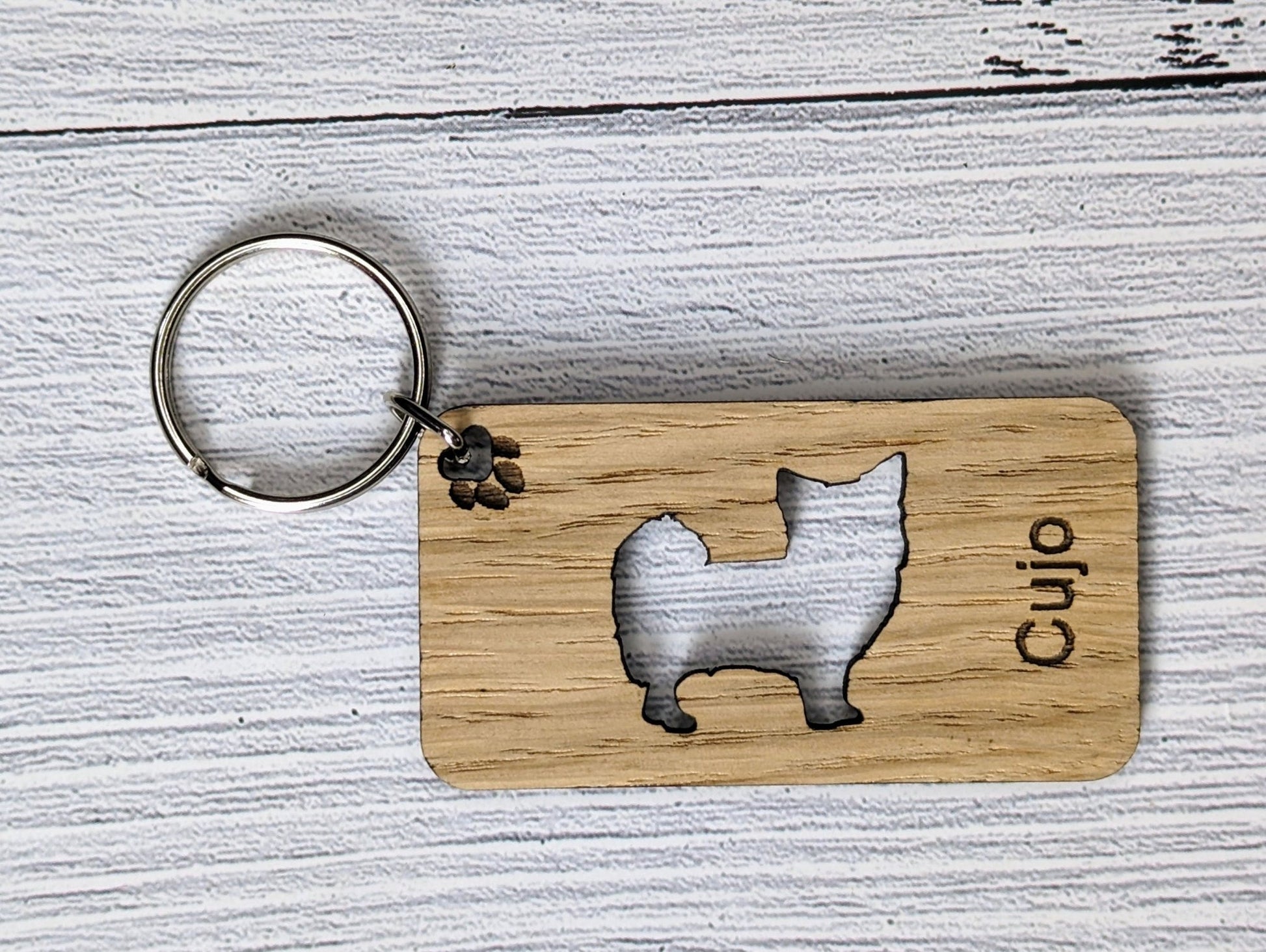 Personalised Chihuahua Wooden Keyring | Oak Dog Keychain | Gift For Chihuahua Parent | Doggy Key Tag Gift - CherryGroveCraft