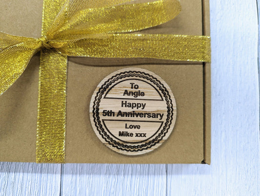 Anniversary Gift Tag: Personalised 'Happy Anniversary' - Elegant Oak Veneer Tag for Special Celebrations - Memorable Keepsake for Loved Ones - CherryGroveCraft