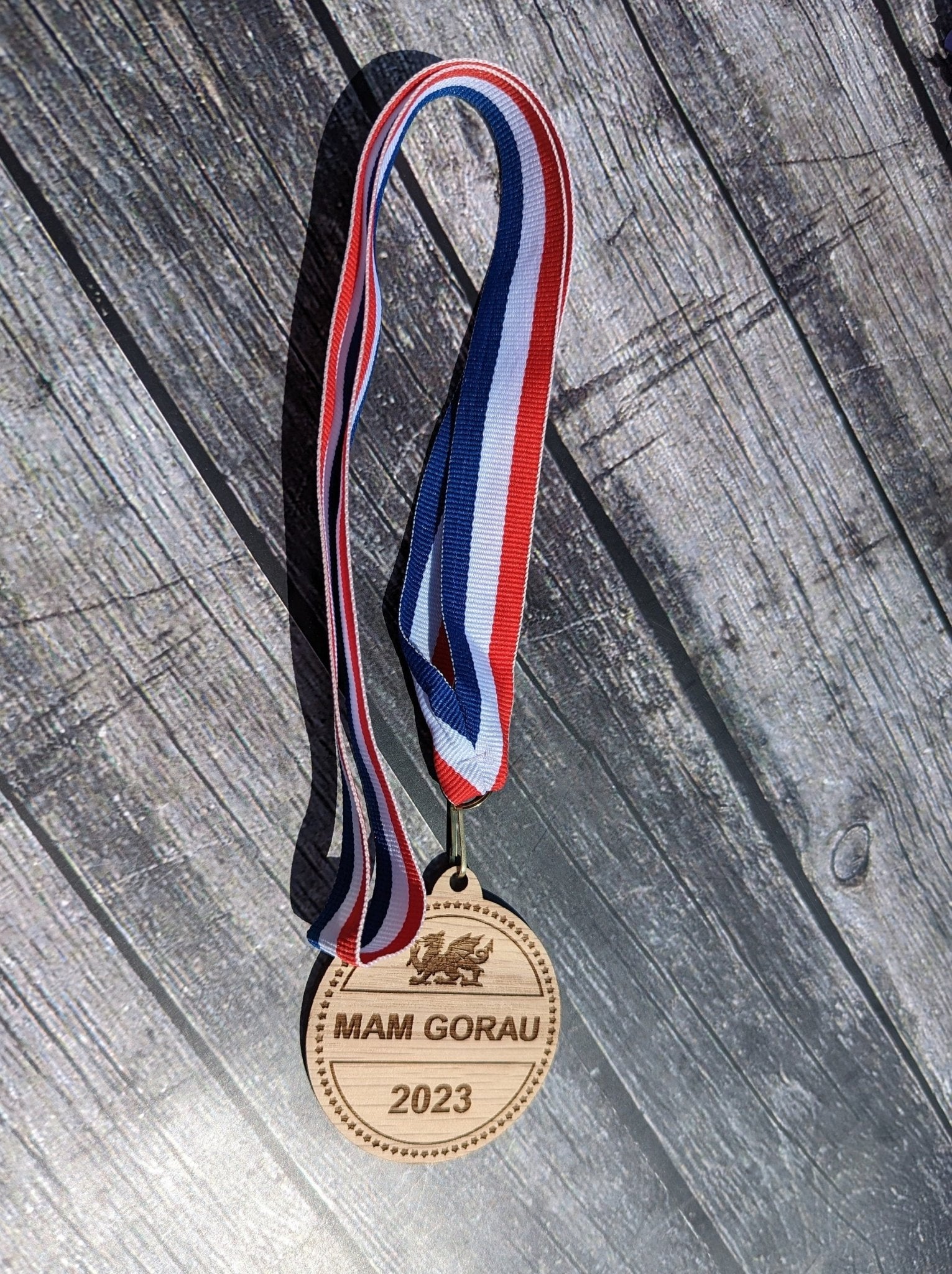 Best Mam & Mam Gorau Medals with Welsh Dragon - Meaningful Gifts, Birthday Gift, Mother's Day Gift - CherryGroveCraft