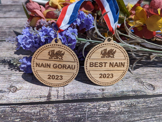 Best Nain & Nain Gorau Medals with Welsh Dragon - Meaningful Gifts, Birthday Gift, Mother's Day Gift - CherryGroveCraft