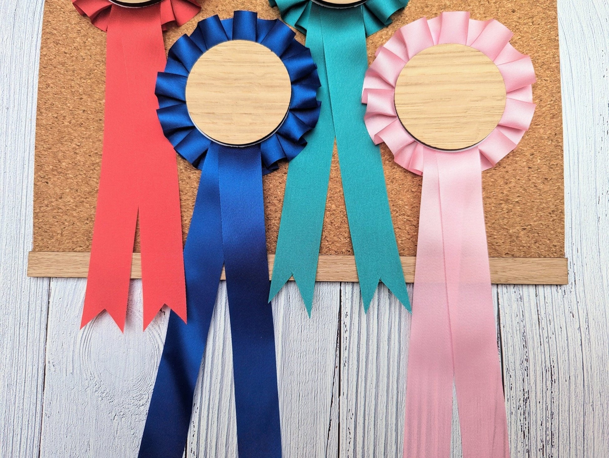 Personalised Pomeranian Rosette Holder - Custom Dog Show Award Display - Handcrafted Wooden Keepsake for Pet Lovers - CherryGroveCraft