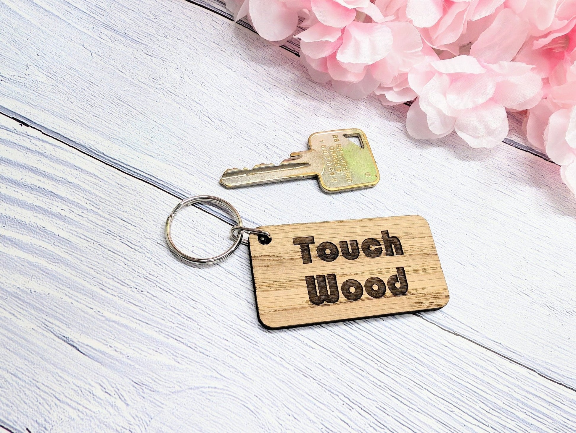Touch Wood Oak Veneer Keyring - 65x35mm, Superstition Gift | Crafted in Wales, Unique Keepsake, Perfect for Superstitious Folk, Eco-Friendly - CherryGroveCraft